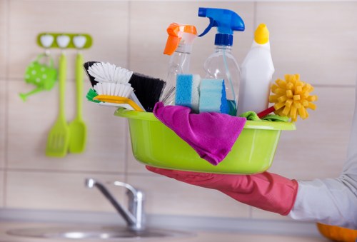 Kitchen and bathroom cleaning service in Collierswood home
